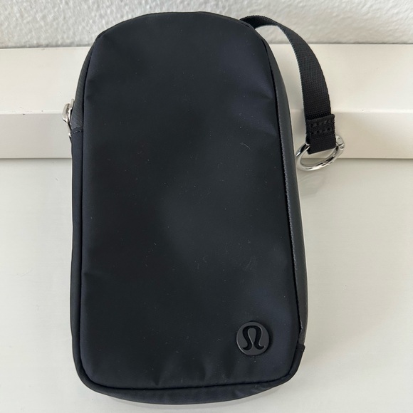 lululemon athletica Handbags - Lululemon Modular Phone Pouch (No Strap) | Black